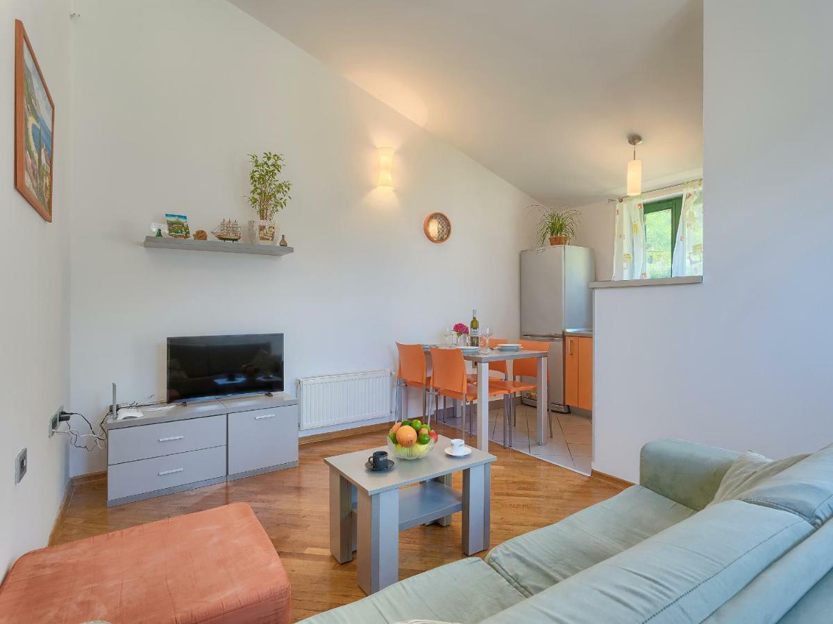 Apartamento Garden Pjescana Uvala Exterior foto