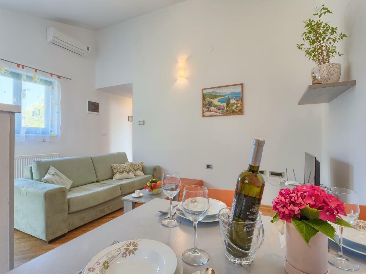Apartamento Garden Pjescana Uvala Exterior foto